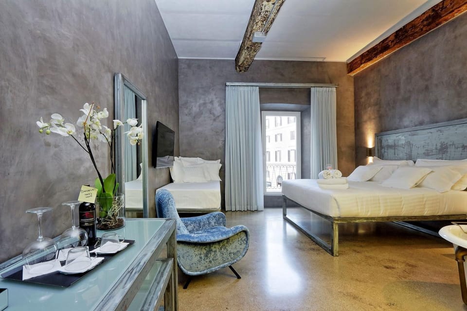 Photo of the whole room, Bedroom, City view