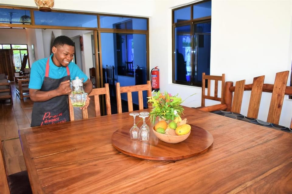 Food and drinks, Dining area