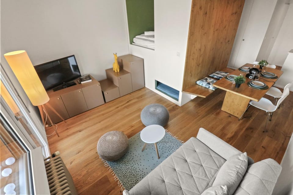 TV and multimedia, Living room, Dining area