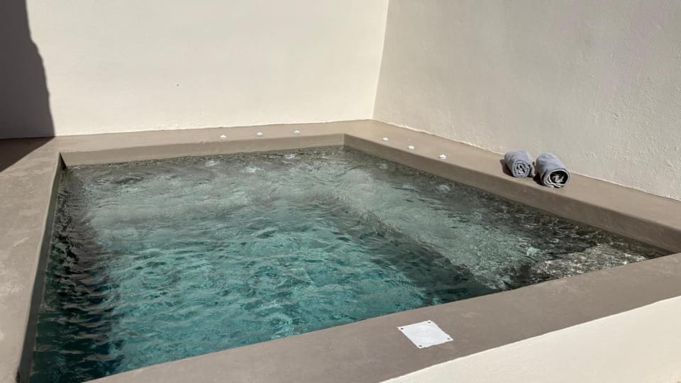 Saba Luxury Suites Apartment in Santorini