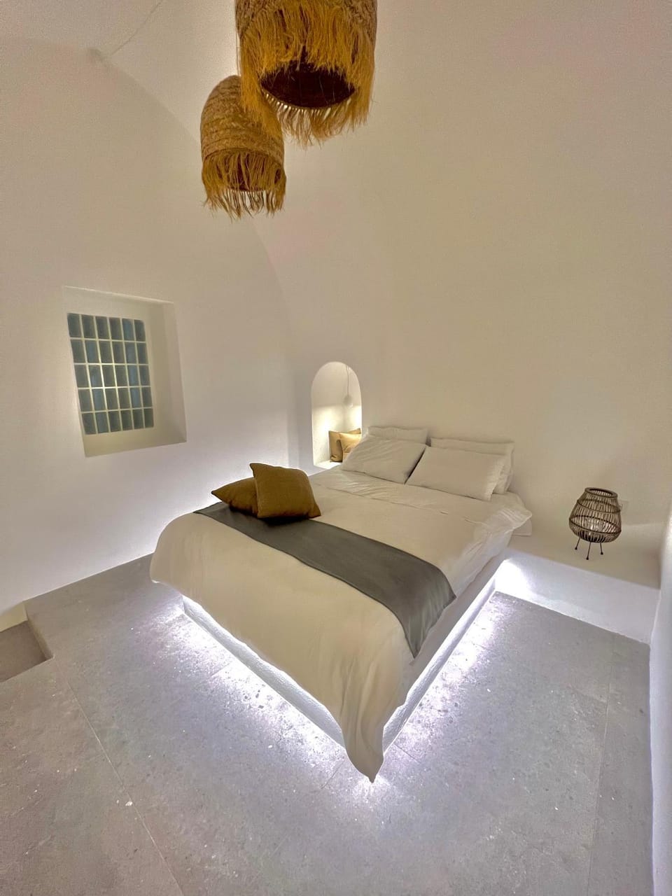 Saba Luxury Suites Apartment in Santorini
