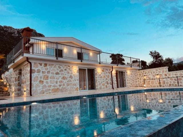 Property building, Pool view, Swimming pool