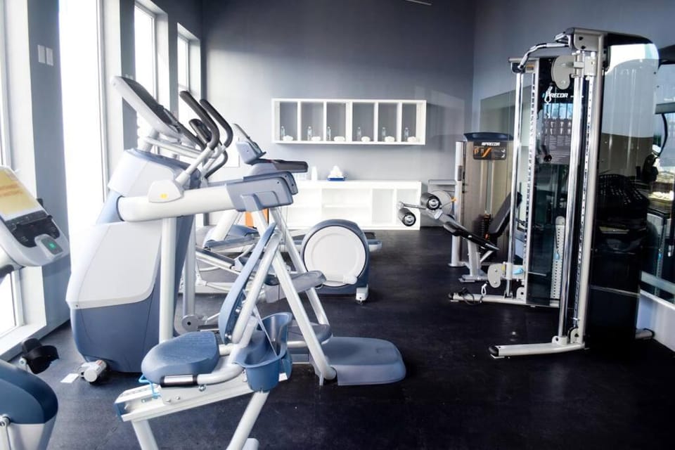 Fitness centre/facilities, air conditioner