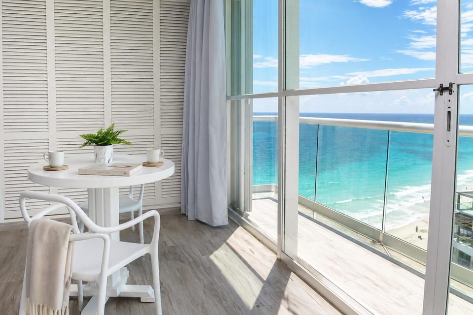 Balcony/Terrace, Dining area, Sea view, air conditioner