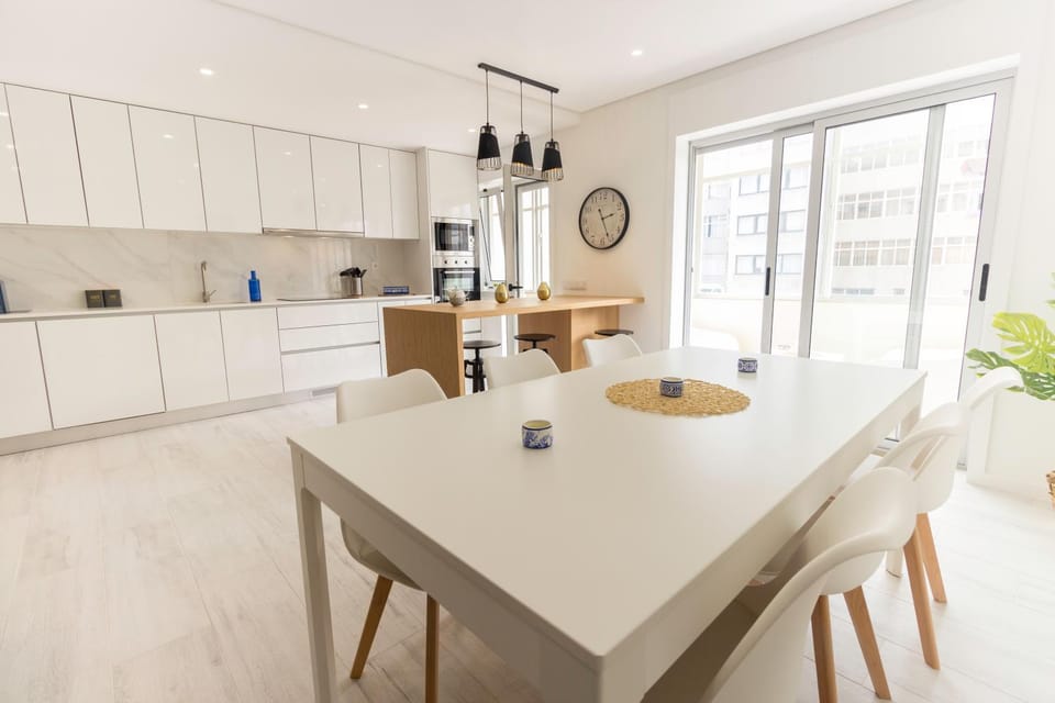 Coffee/tea facilities, Balcony/Terrace, Kitchen or kitchenette, Decorative detail, Seating area, Dining area, Seasons, Family, minibar, pet friendly, stove, kitchen, kitchen