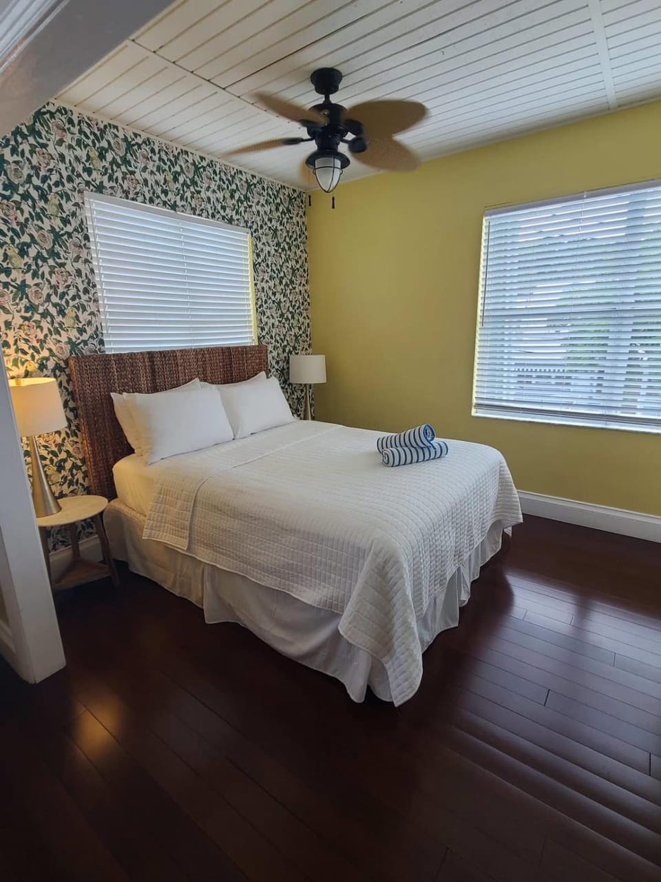 Bed, Bedroom, City view
