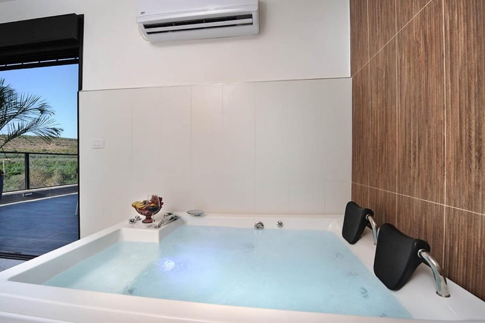 Natural landscape, Hot Tub