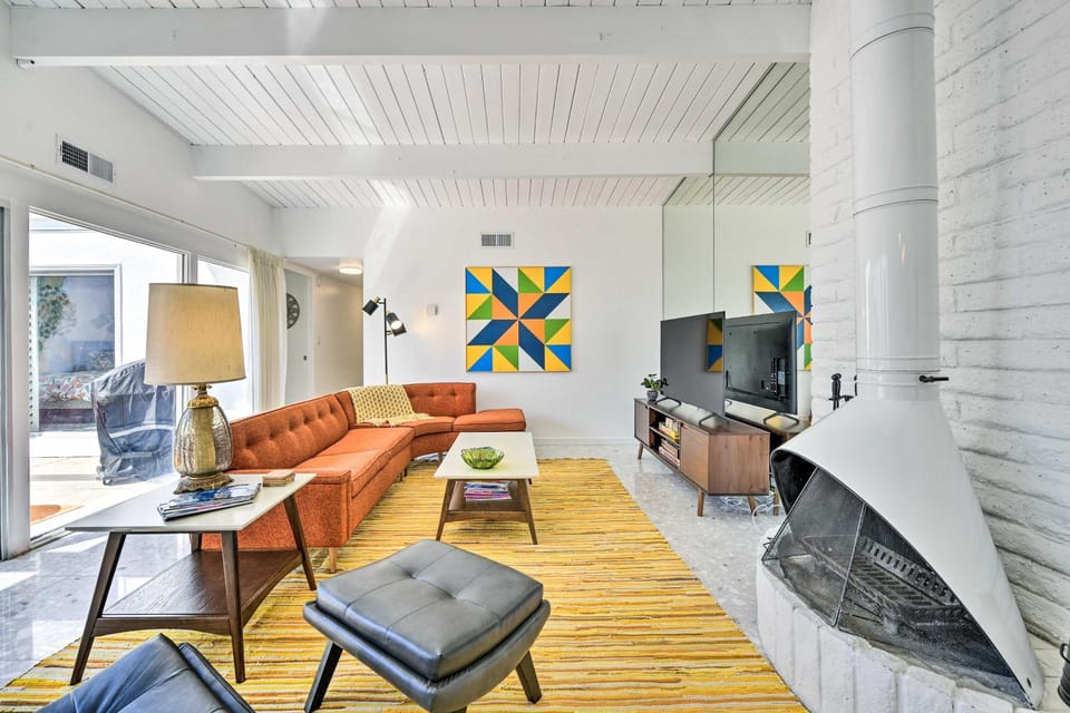 Furnished Patio + Pool Access: Palm Springs Condo House in Palm Springs