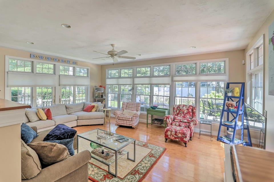 Cape Cod Cottage w/ Deck, Grill, & Games! House in Falmouth