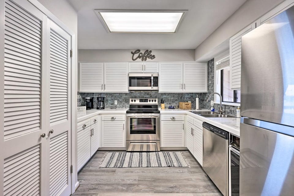 Hot Tub Access Fantastic Condo in Hot Springs! Apartment in Lake Hamilton