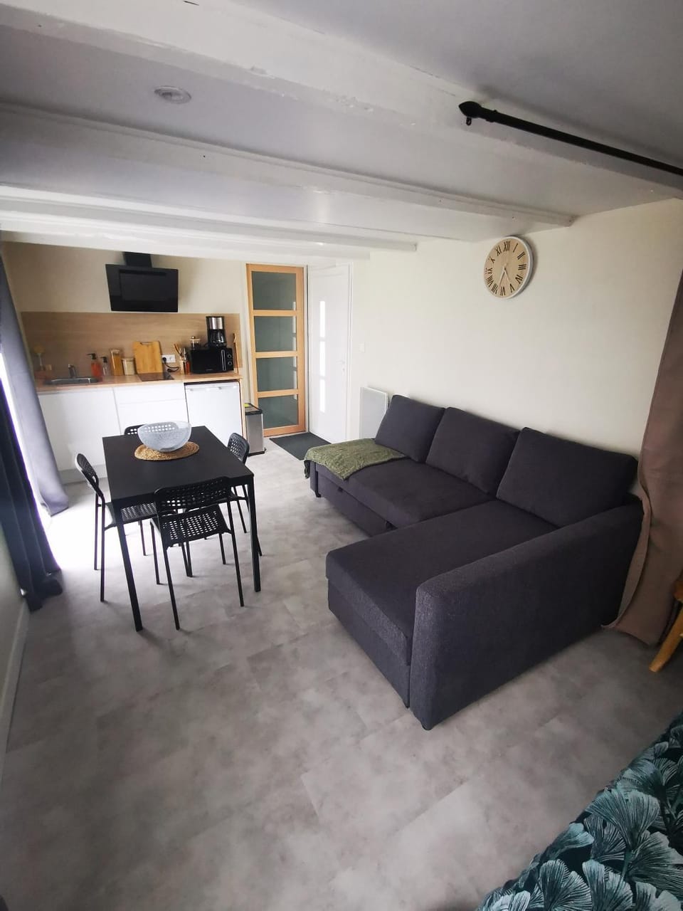 TV and multimedia, Kitchen or kitchenette, Living room, Dining area