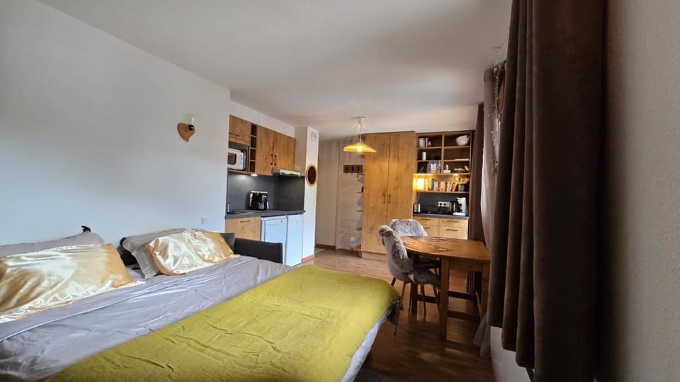 Property building, Living room, Bedroom