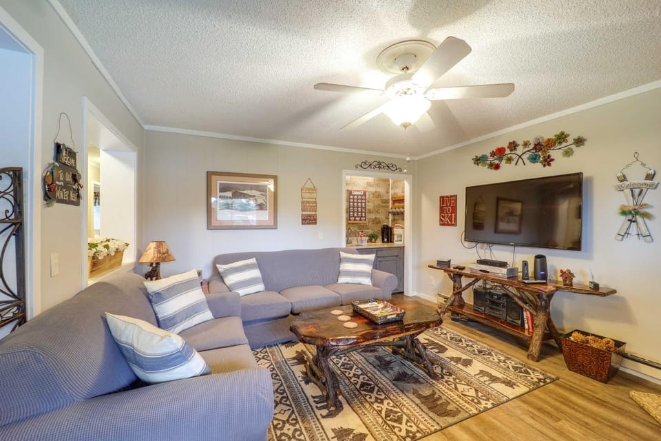 Hike, Golf & Ski: Beech Mtn Condo w/ Resort Perks! House in Beech Mountain