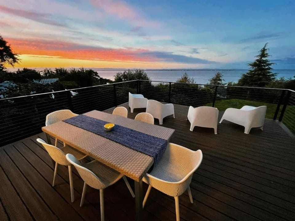 PA Kirks Bluff House in Port Angeles