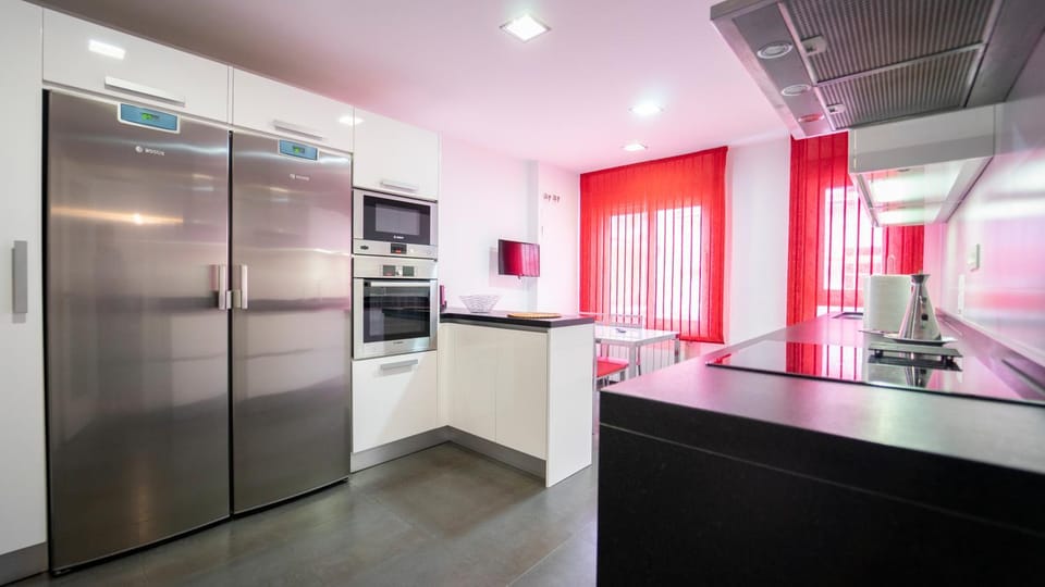 Kitchen or kitchenette, oven