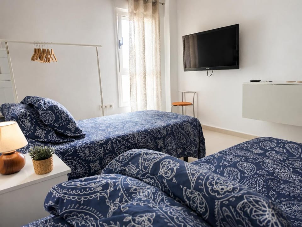 Habitación a 10 minutos de Cádiz con AC y aparcamiento Vacation rental in Costa de la Luz