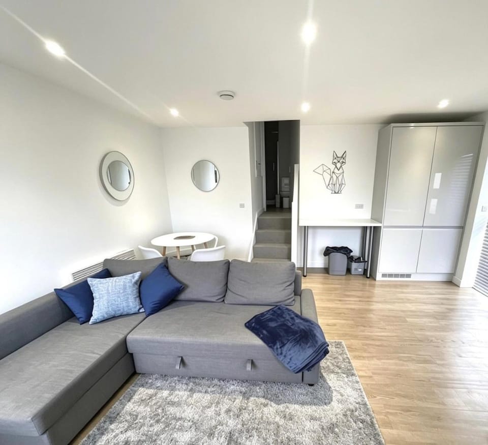 La Fontaine Court Apartments - Aldershot Apartment in England