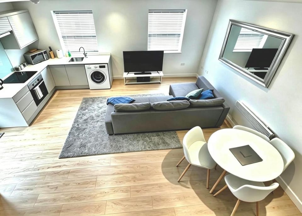 La Fontaine Court Apartments - Aldershot Apartment in England