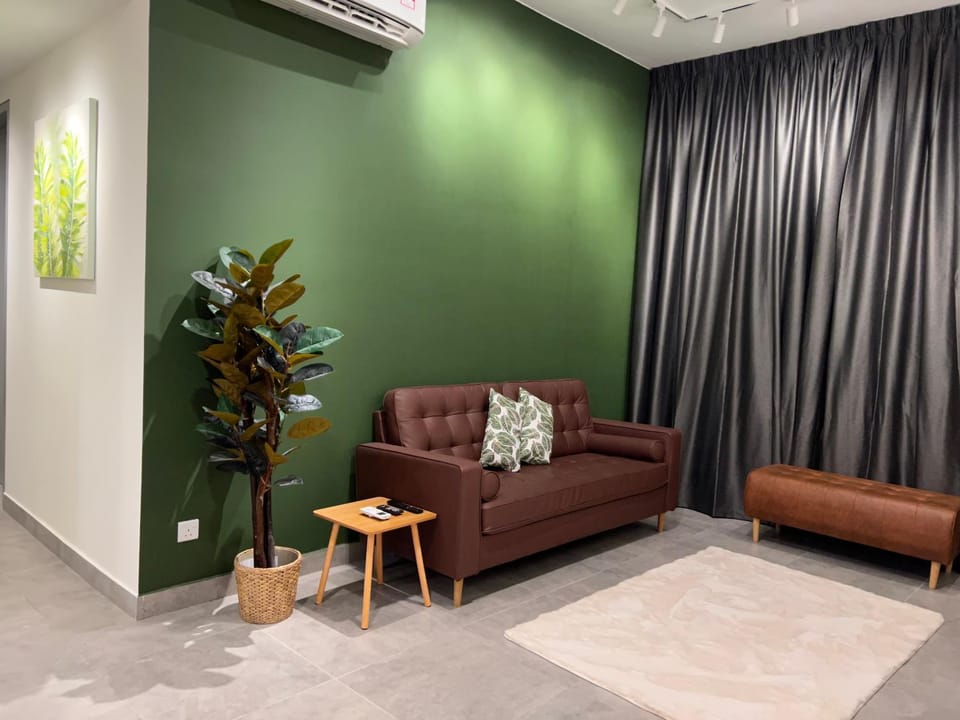 Millerz Square 3 bedroom near Old klang road Mid valley Beautiful night view Apartment in Federal Territory of Kuala Lumpur