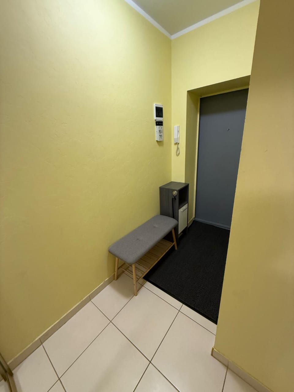 Facade/entrance, wardrobe