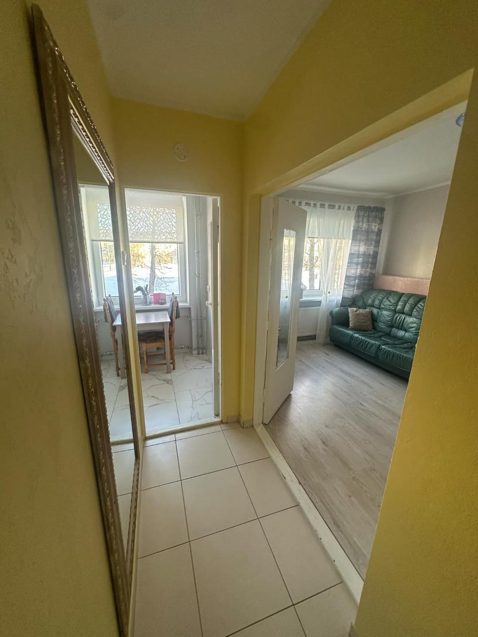 Bed, Living room, Photo of the whole room, Seating area, kitchen