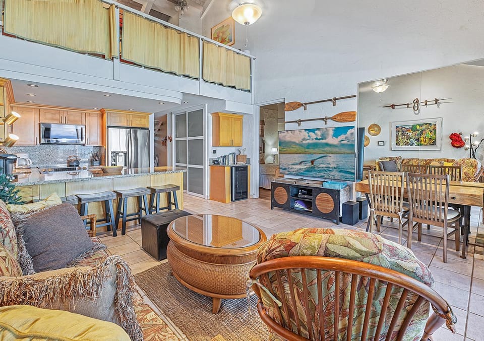 Kitchen or kitchenette, Living room, Seating area