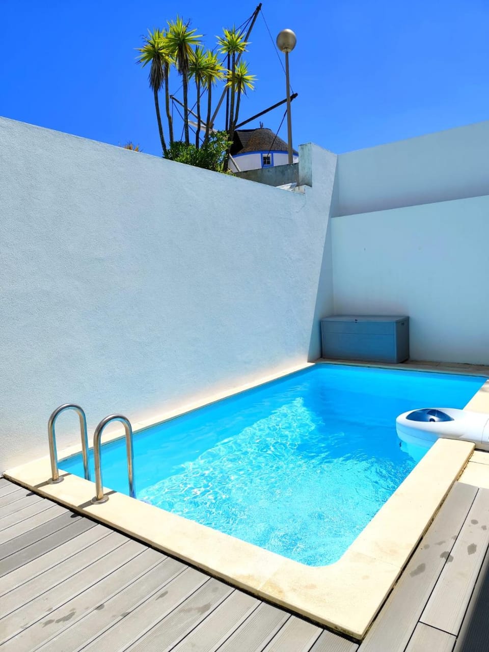 Property building, Swimming pool