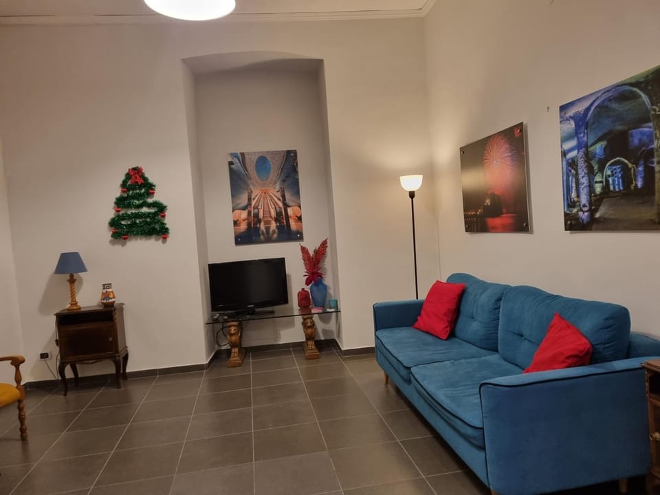 Communal lounge/ TV room