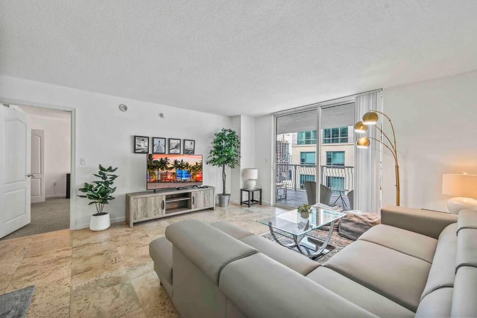 PH Luxury 1 Bed 1 Bath • Brickell • Ocean Views Apartment in Brickell