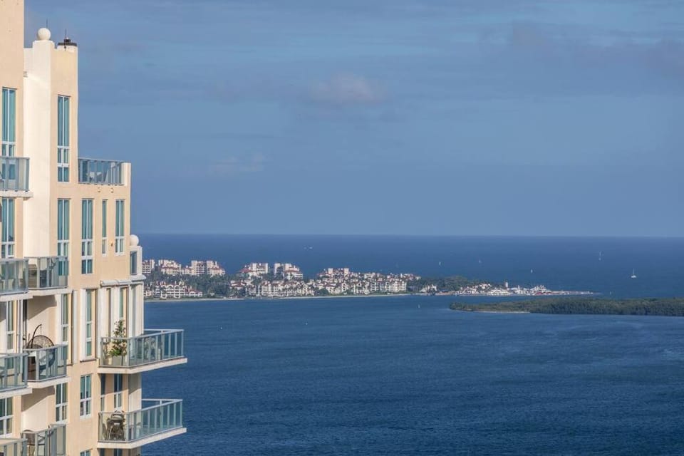 PH Luxury 1 Bed 1 Bath • Brickell • Ocean Views Apartment in Brickell