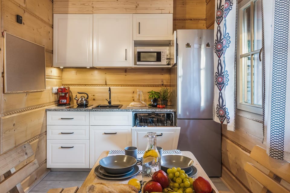 Kitchen or kitchenette, Food and drinks, Dining area, Food, dishwasher, minibar, stove, toaster