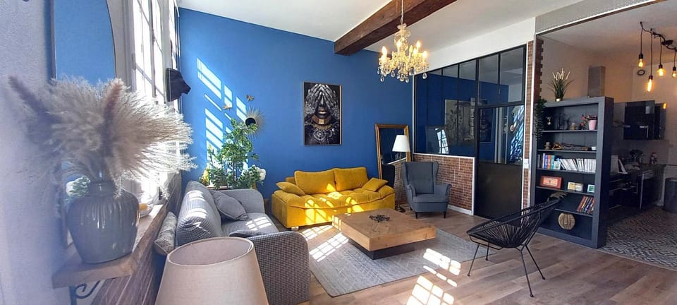 Communal lounge/ TV room, TV and multimedia, Living room, Seating area