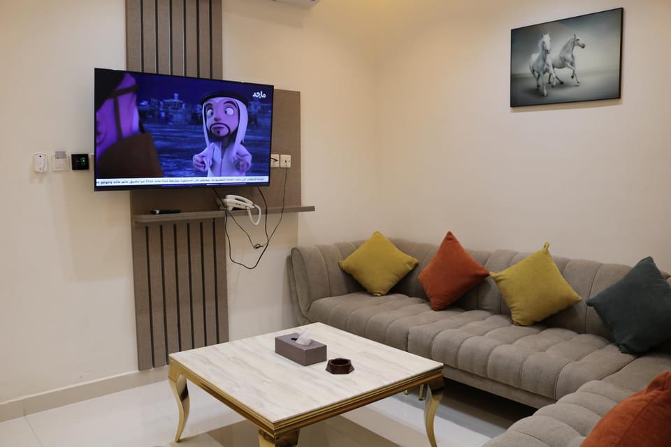 Communal lounge/ TV room, TV and multimedia, Living room, Seating area