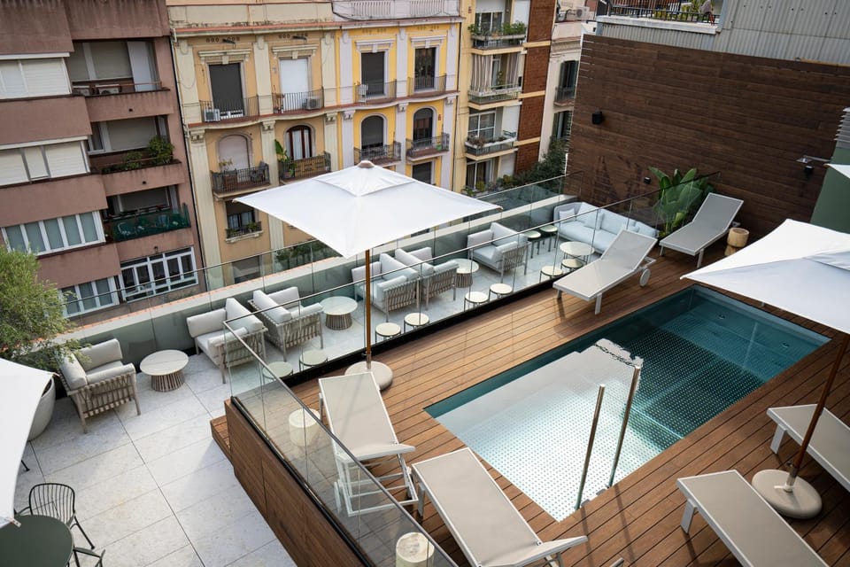Solarium, Swimming pool, sunbed