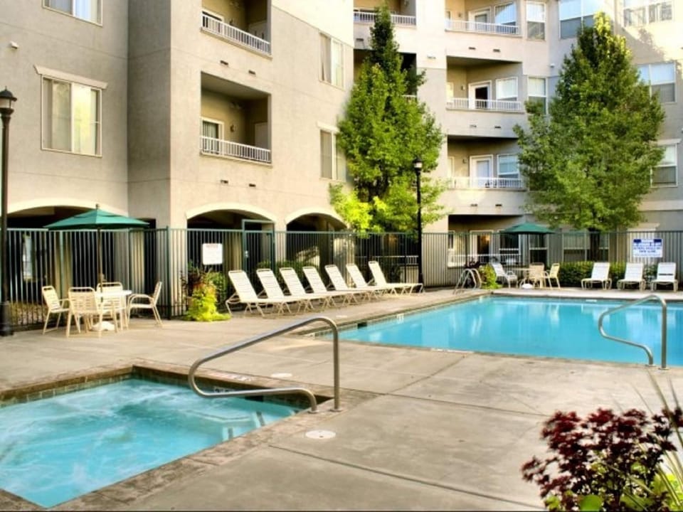 Hot Tub, Swimming pool