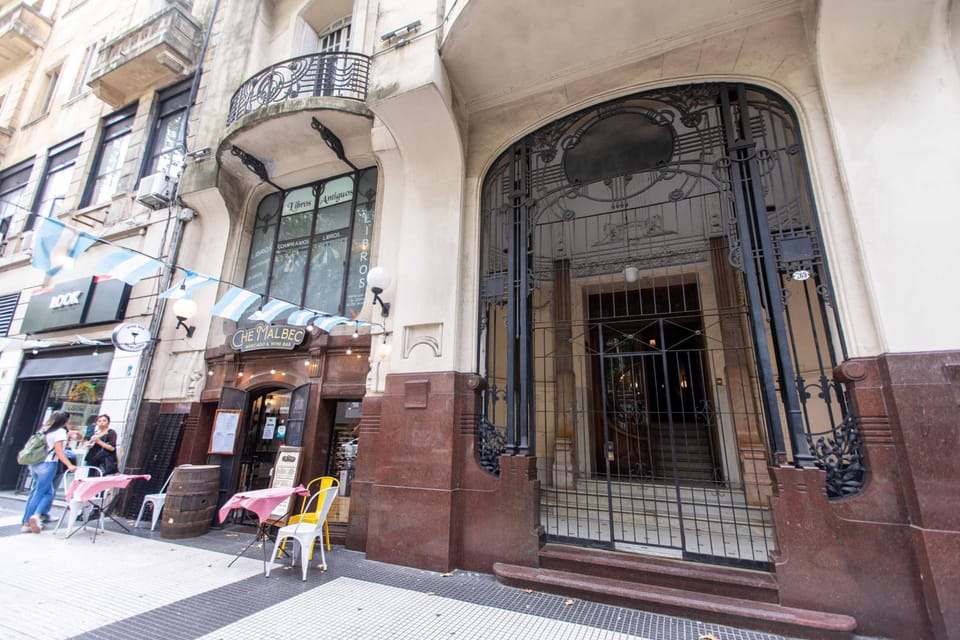 Facade/entrance