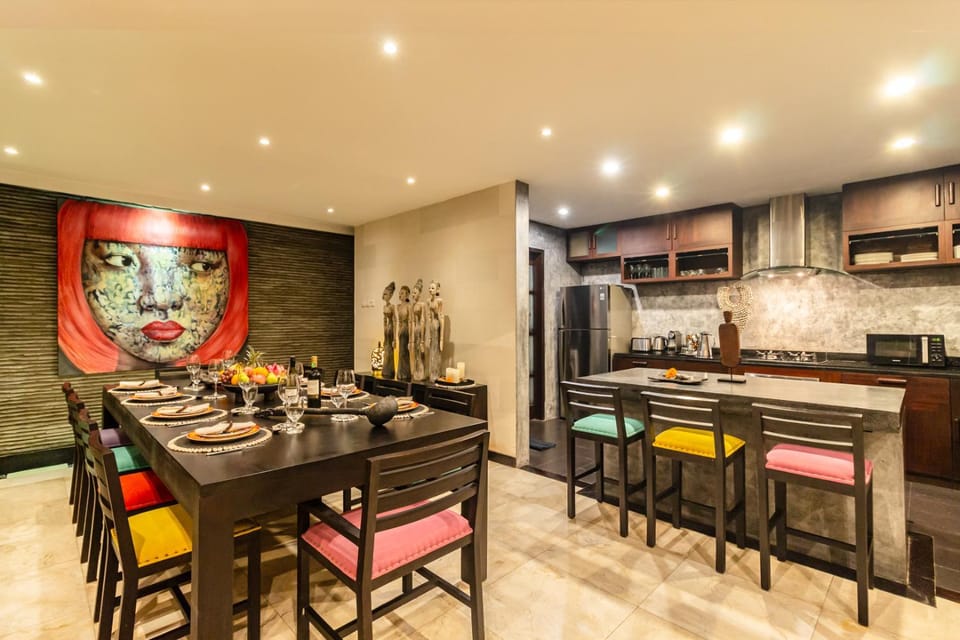 PROMO Tropical 3bd Villa with Office and Parking Villa in North Kuta