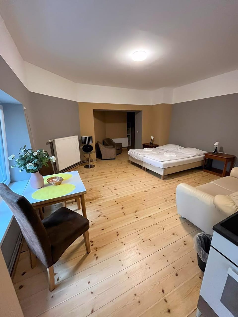 Bed, Photo of the whole room