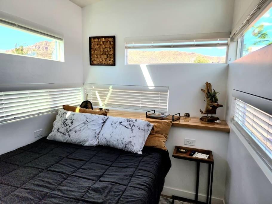Designer Modern Tiny Home w All of The Amenities House in Utah