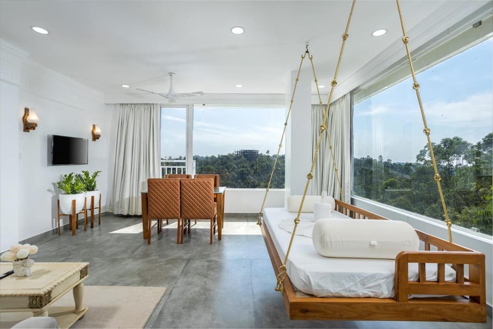 Communal lounge/ TV room, TV and multimedia, View (from property/room), Balcony/Terrace, Living room, Seating area, Mountain view