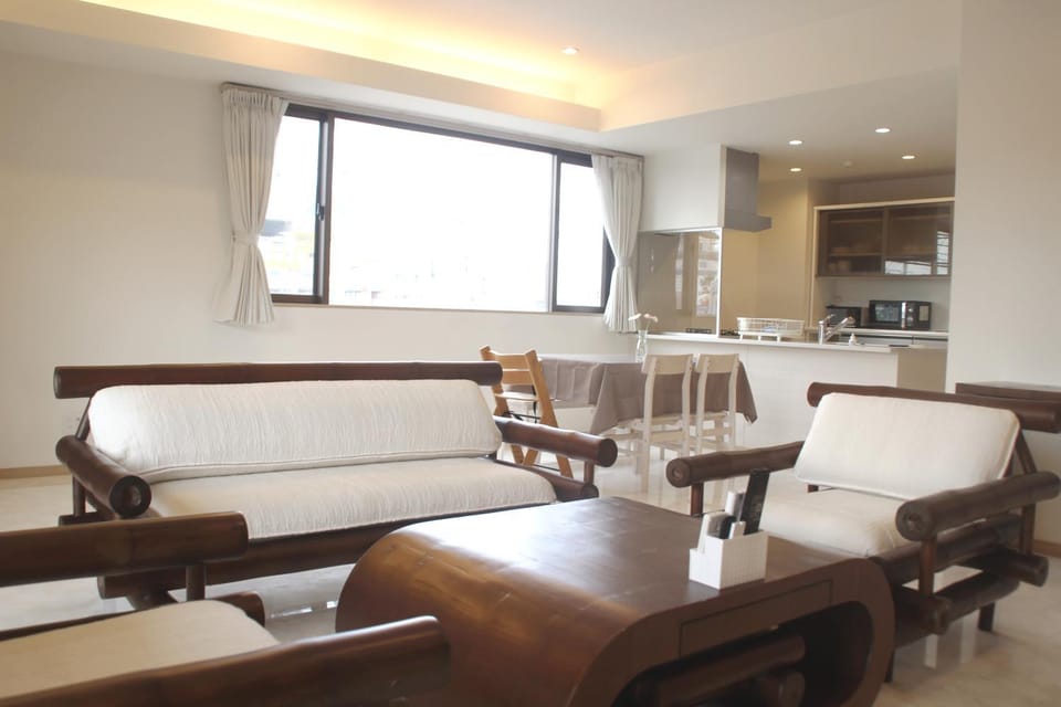 Living room, Photo of the whole room, Dining area, Guests, kitchen, kitchen