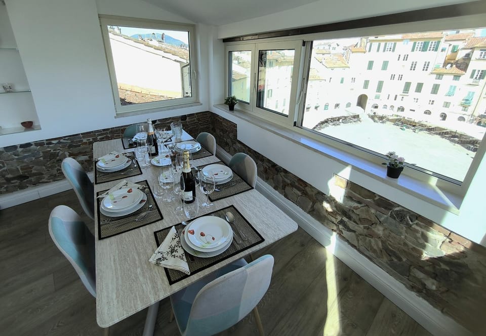 Food and drinks, Dining area, Food