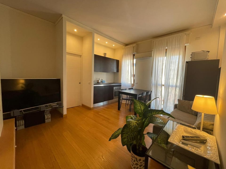Communal lounge/ TV room, TV and multimedia, Kitchen or kitchenette, Living room