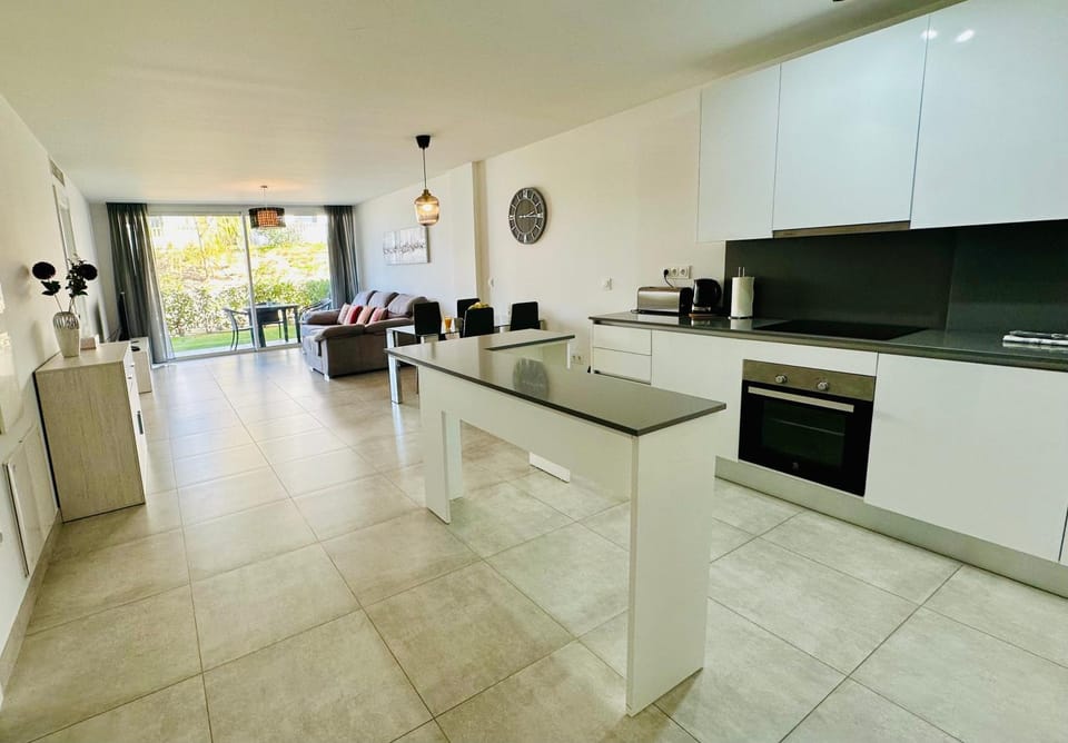 Living room, Lounge or bar