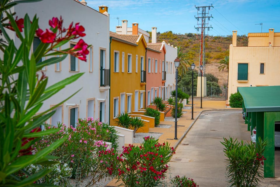 Property building, Neighbourhood, Natural landscape, Street view