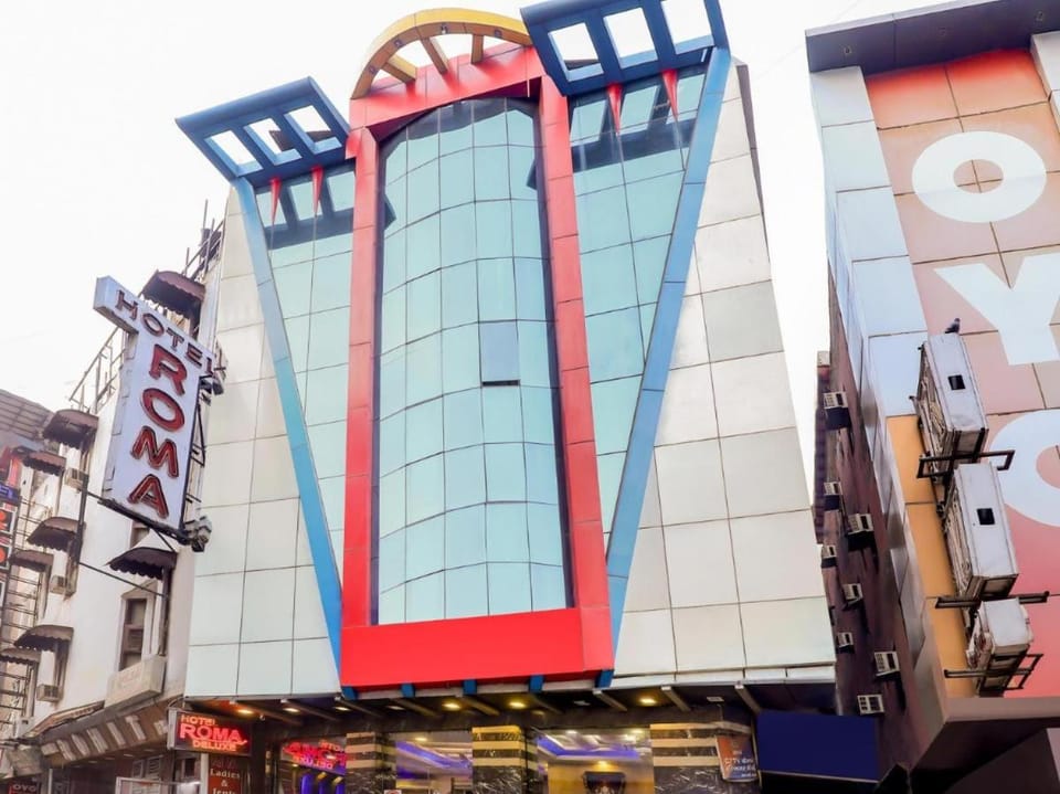 Hotel Roma Deluxe - 5 Mints walk From New Delhi Railways Station Hotel in New Delhi