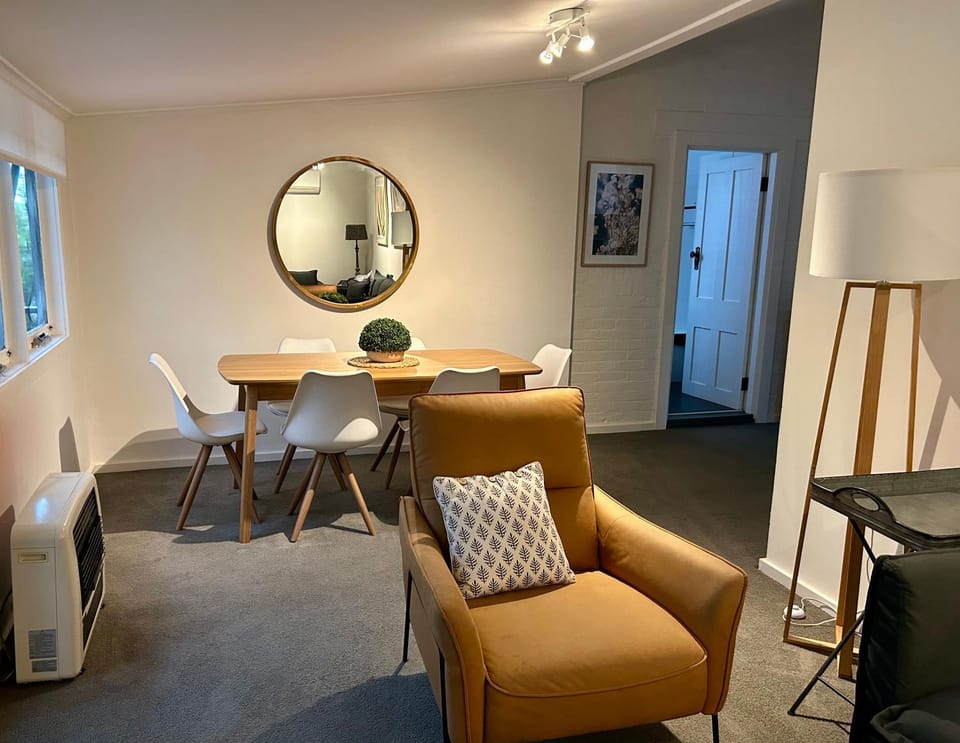 Fitzroy House - Federation charm near town centre House in Cowra
