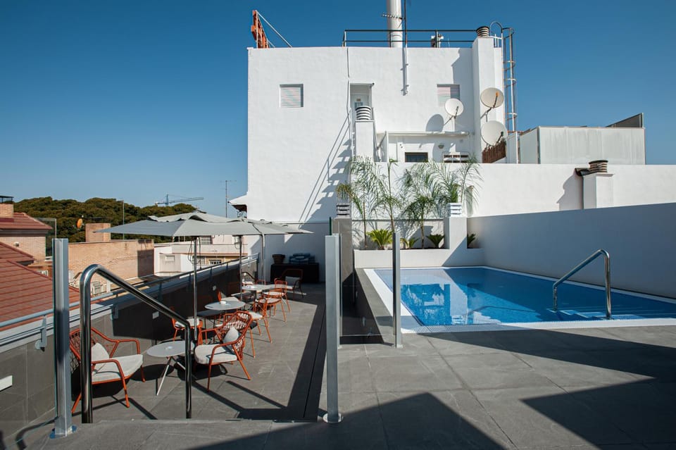 Balcony/Terrace, Swimming pool, Swimming pool