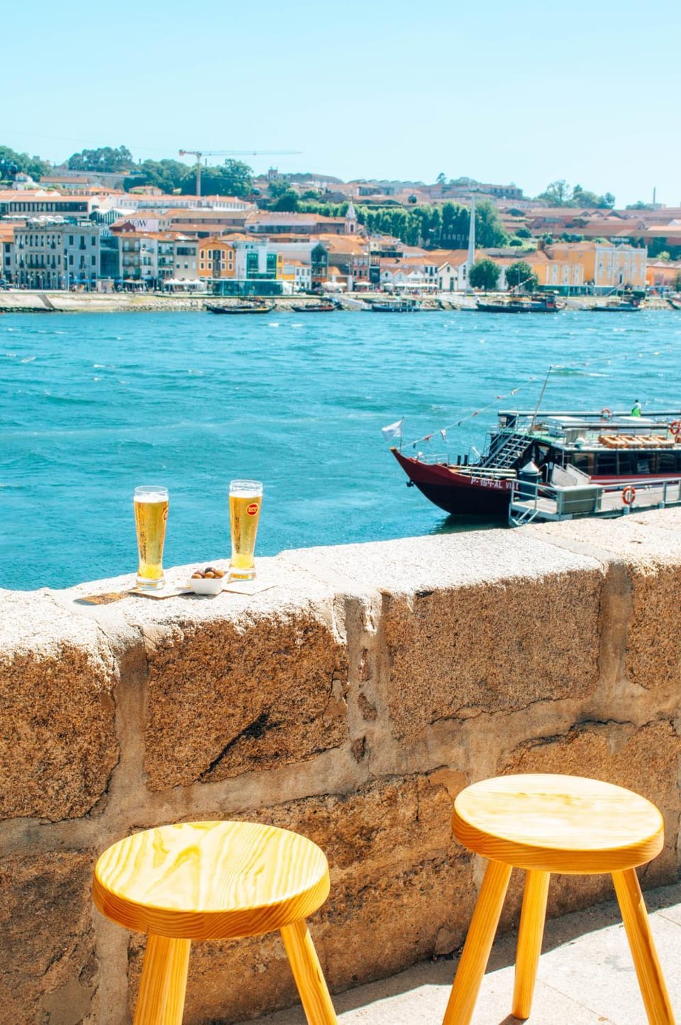 Nearby landmark, Natural landscape, City view, River view, Drinks