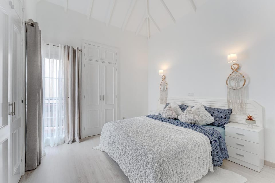 Living room, Bedroom